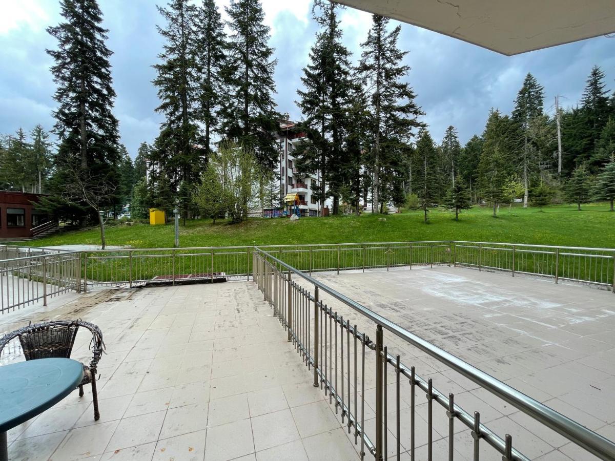 Persey Flora Apartments Borowez Exterior foto