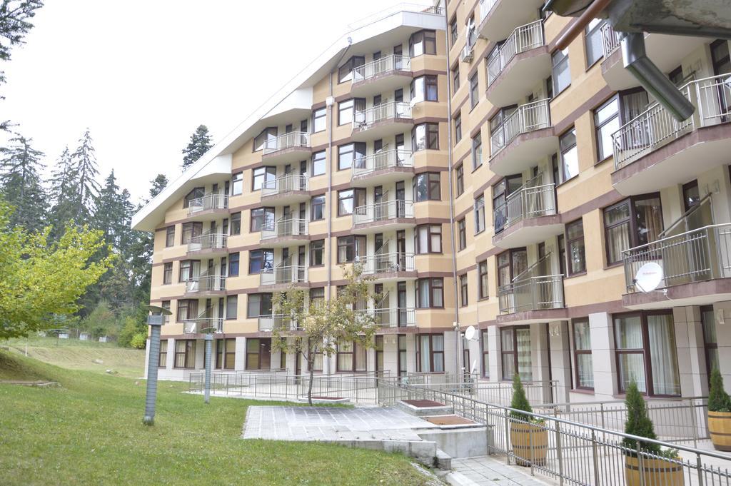 Persey Flora Apartments Borowez Exterior foto