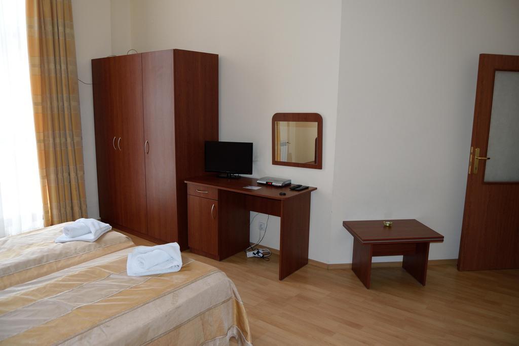 Persey Flora Apartments Borowez Zimmer foto